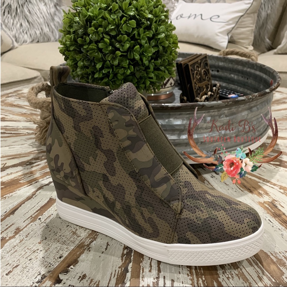 Camo wedge sneakers